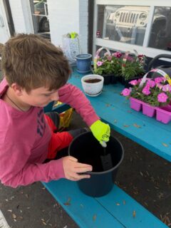 🌸 SPRING FLOWERS 🌺

Spring is in the air at the clinic! Today we got our hands a little dirty planting flowers and watching our space bloom. There’s something special about slowing down an enjoying the sunshine. Stay tuned for more planting adventures!
