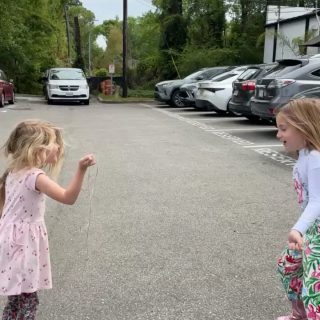🪁 WINDY DAY KITES 💨

An impromptu activity from our therapists from all of this windy weather lately. Our friends crafted up some kites and took them outside for test run. To our surprise, they flew! What a creative way to take advantage of some windy weather! 

#outsidetherapy #therapycrafts